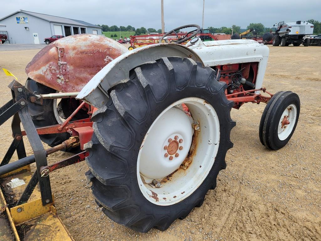 Ford 600 Tractor