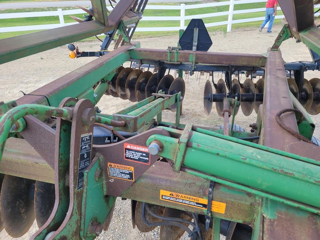 John Deere 630 22' Disk