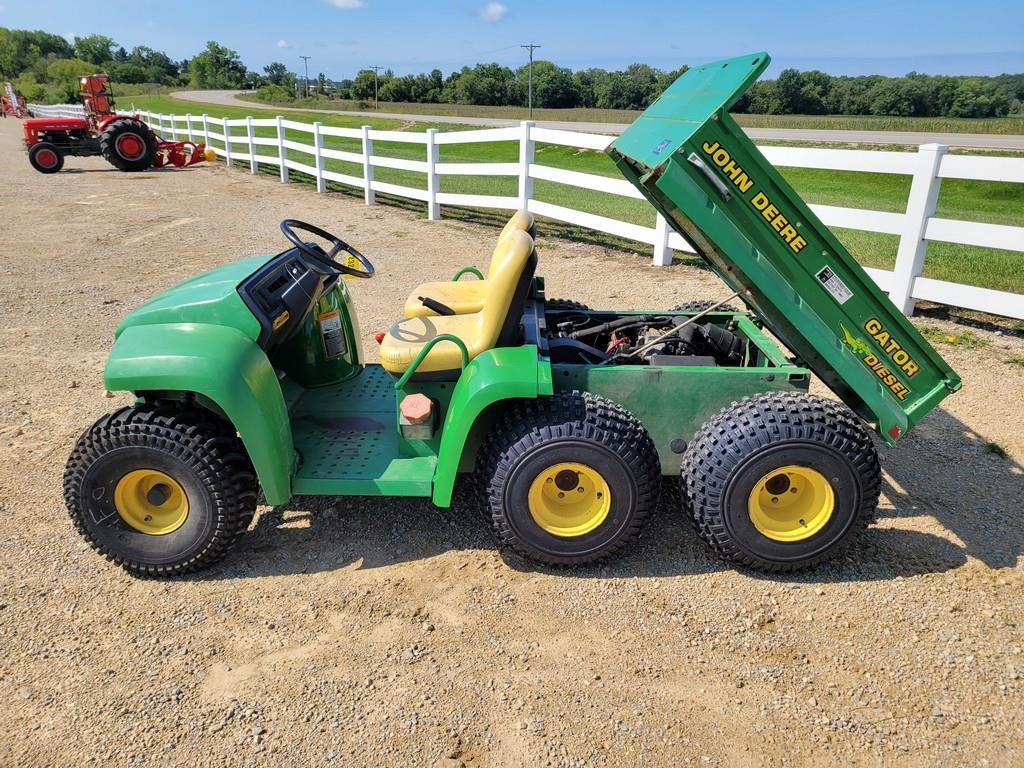 John Deere 6x4 Gator