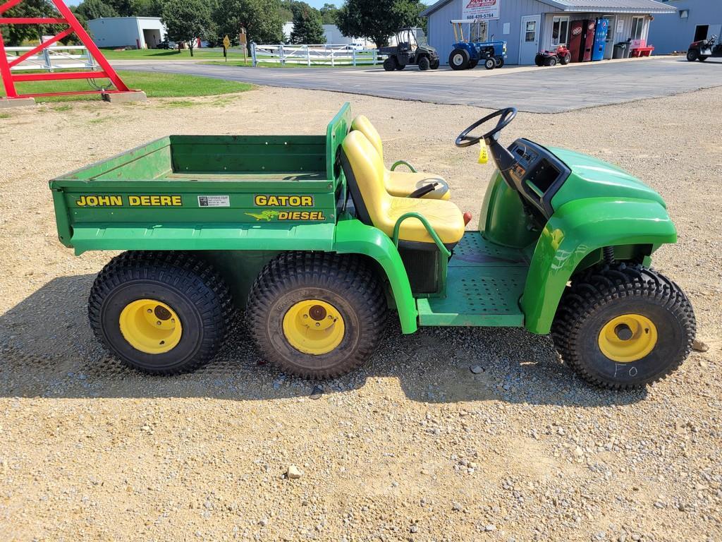 John Deere 6x4 Gator