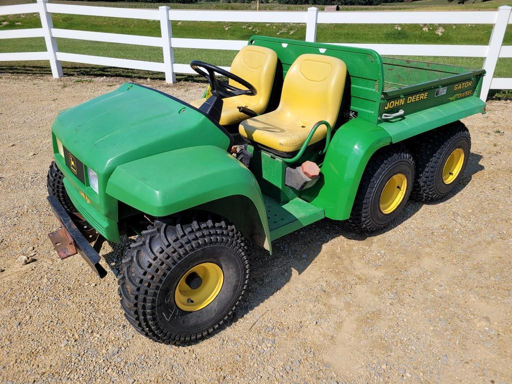 John Deere 6x4 Gator