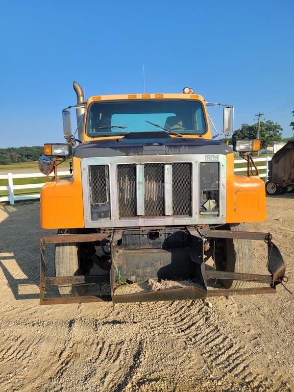 1993 International 2554 Cab & Chassis Truck