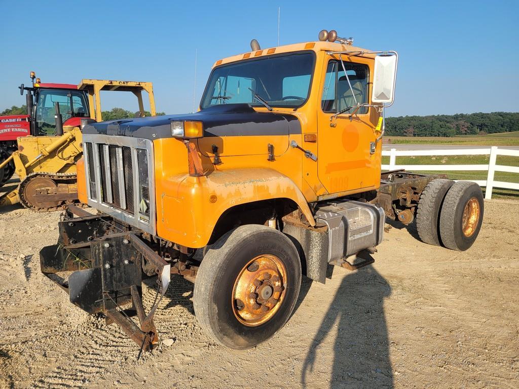 1993 International 2554 Cab & Chassis Truck