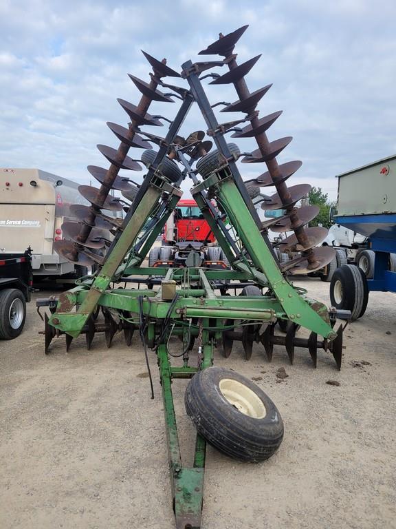 John Deere 331 28' Disk