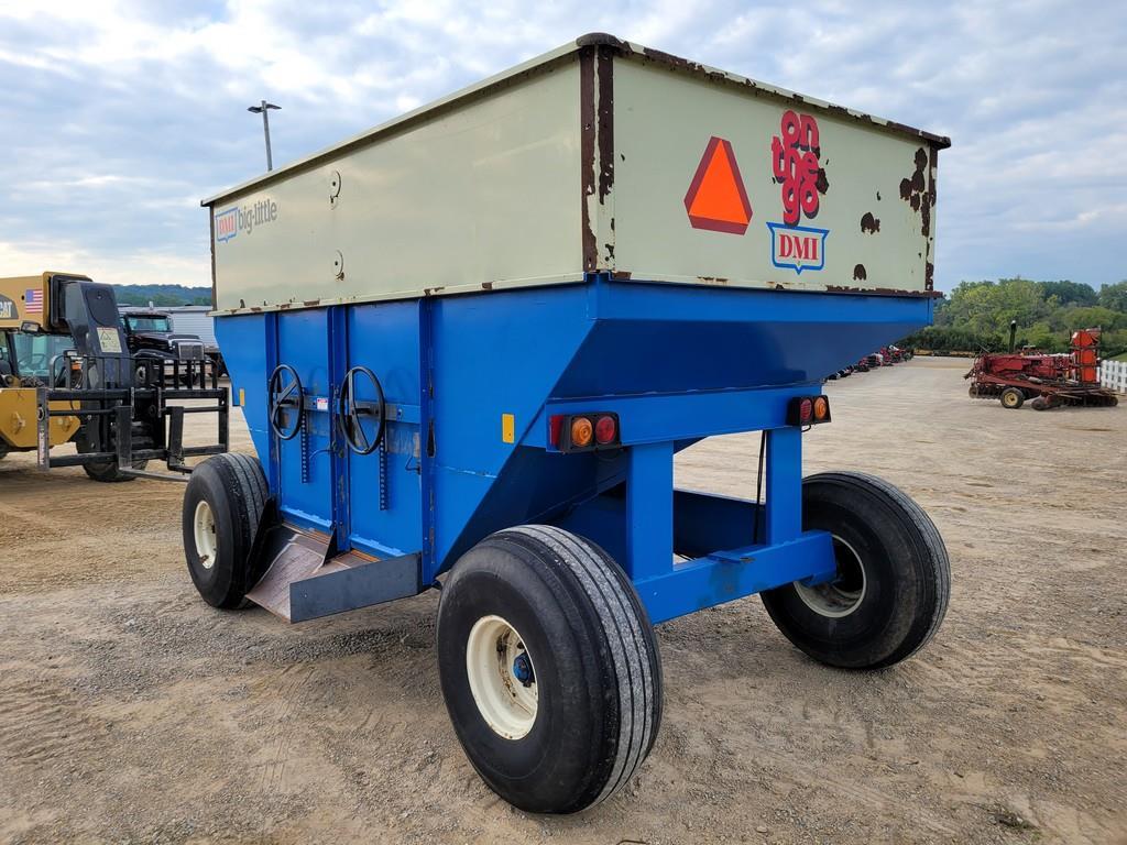 1994 DMI D390 Big LIttle Gravity Wagon