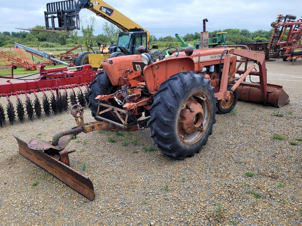 Allis Chalmers D17 Loader Tractor