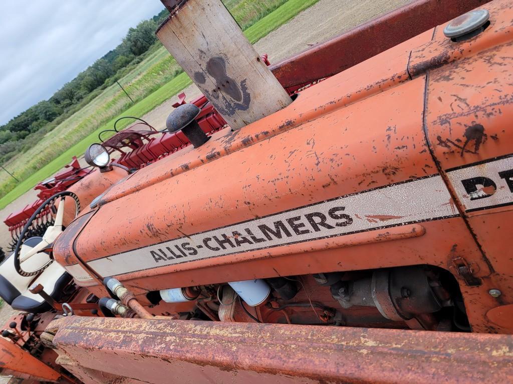 Allis Chalmers D17 Loader Tractor
