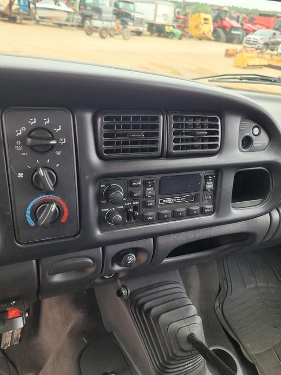 2002 Dodge 2500 Pick Up Truck