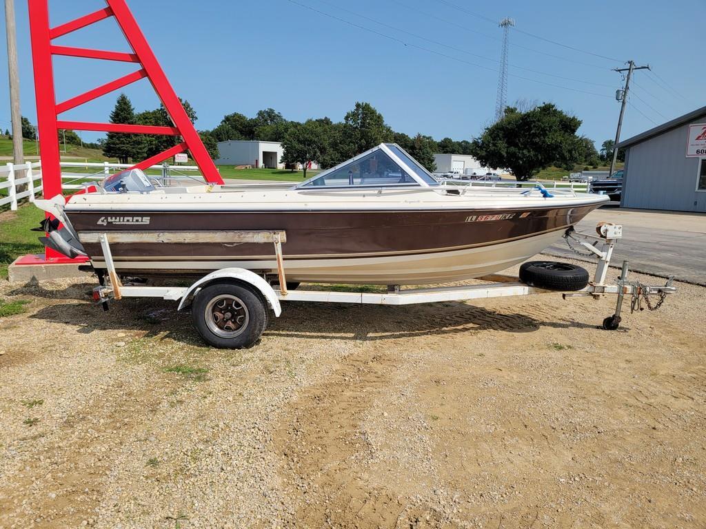 1983 4Winns Bowrider 17' Veehull Boat