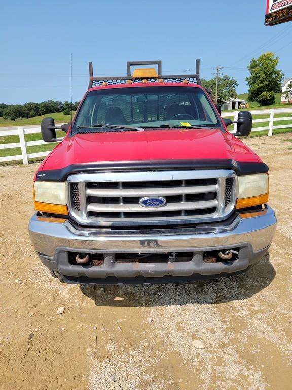 2001 Ford F550 Pick Up Truck