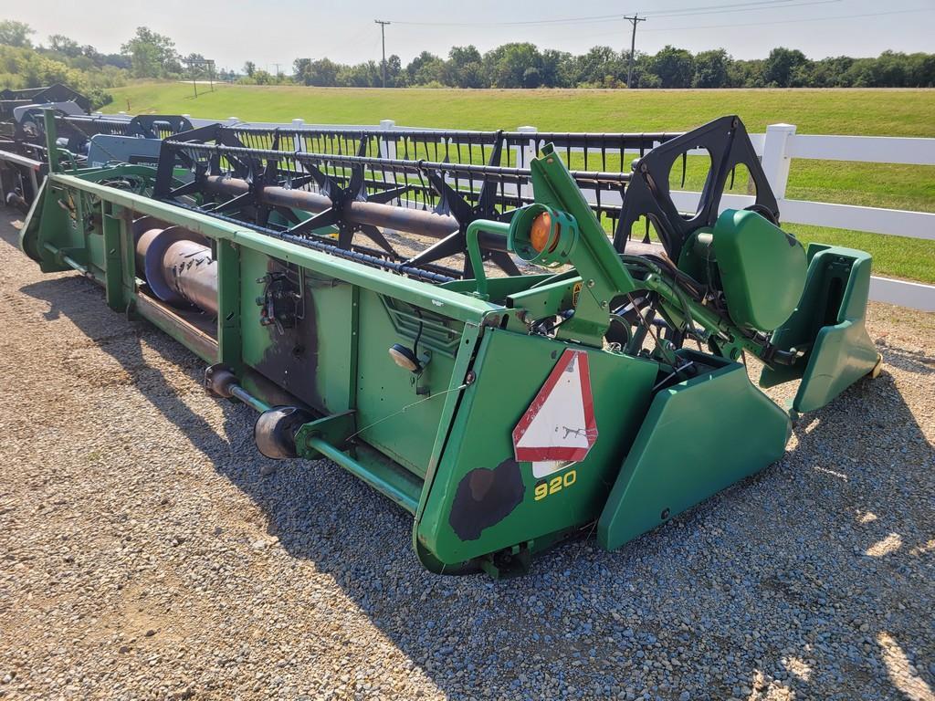 John Deere 920 Bean Head