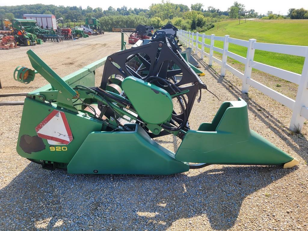 John Deere 920 Bean Head