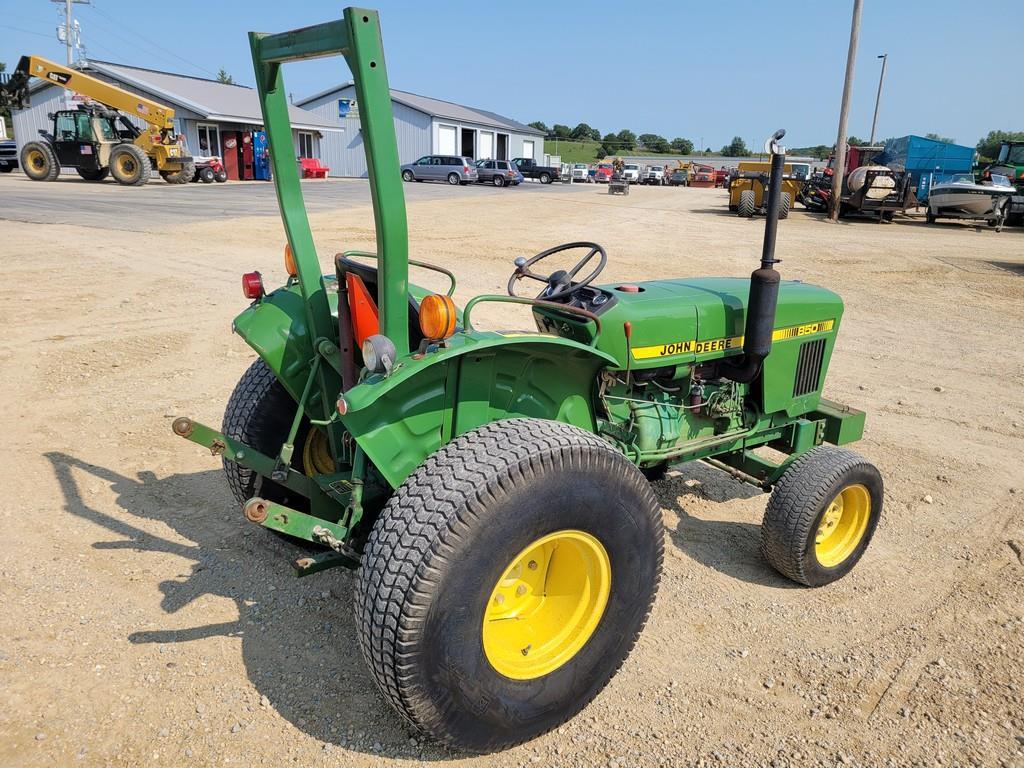 John Deere 850 Compact Tractor