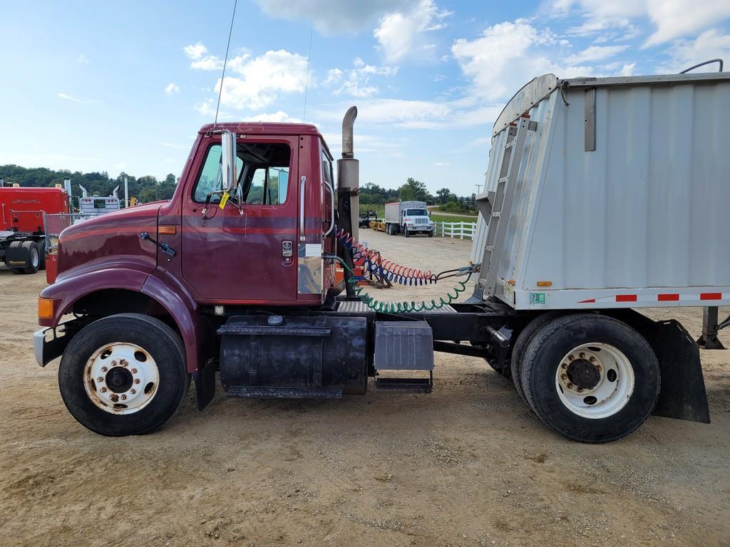 1995 International 8100 Day Cab Semi Tractor