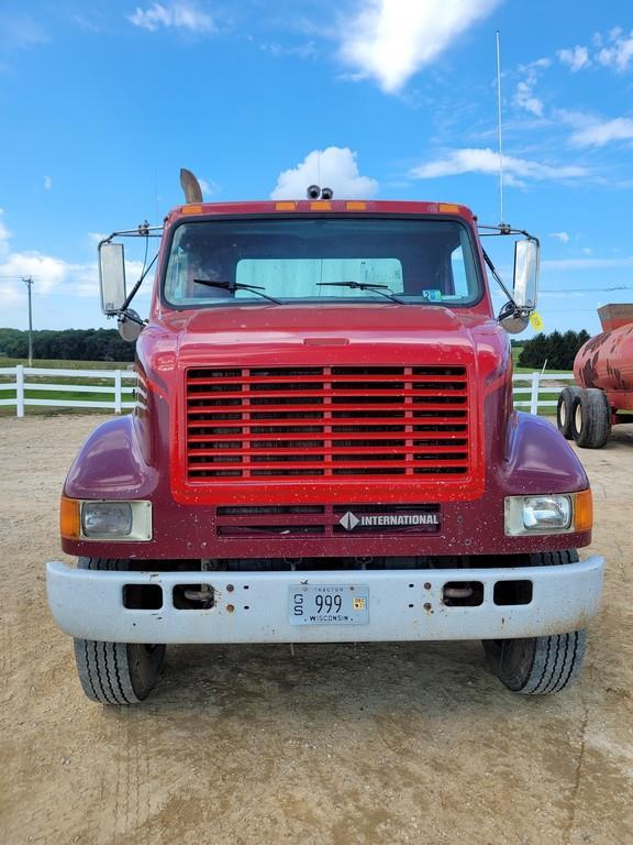 1995 International 8100 Day Cab Semi Tractor