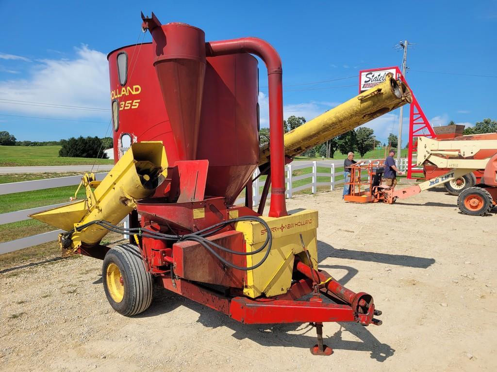 New Holland 355 Mixer Mill