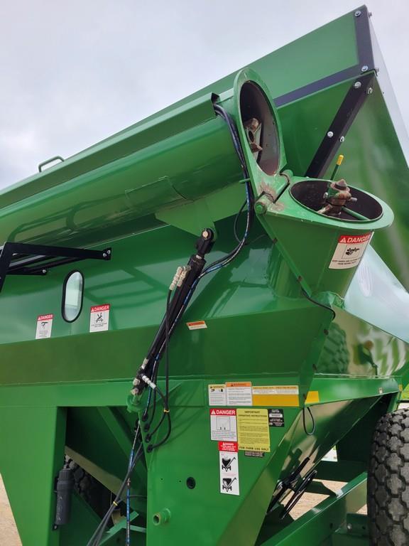 J&M 525 Grain Cart