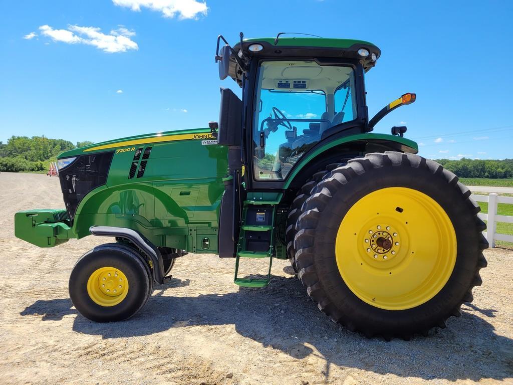 2013 John Deere 7200R Tractor