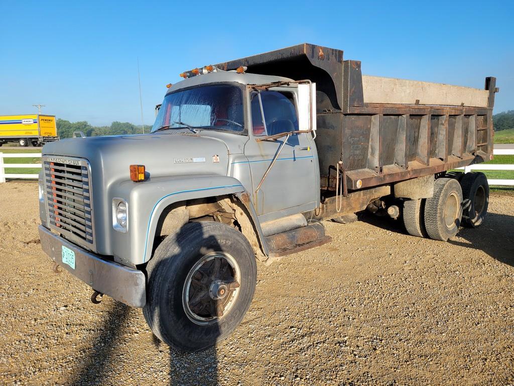 1975 International Load Star 1800 Dump Truck