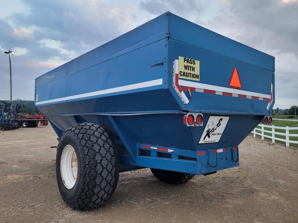 Kinzie 800 Grain Cart