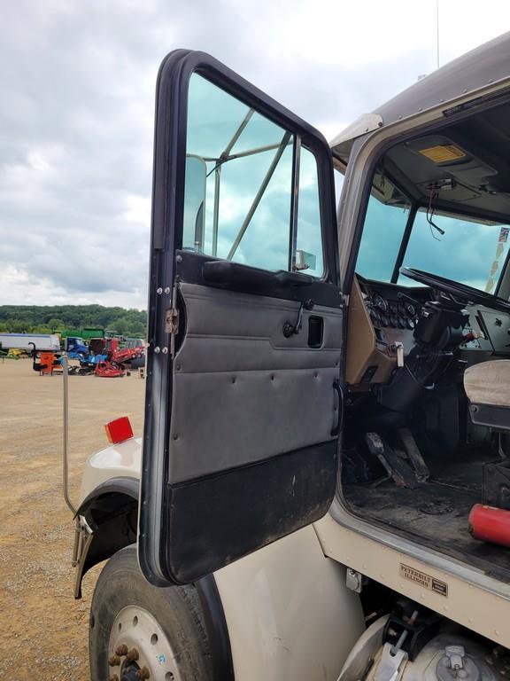 2000 Peterbilt 330 Dump Truck