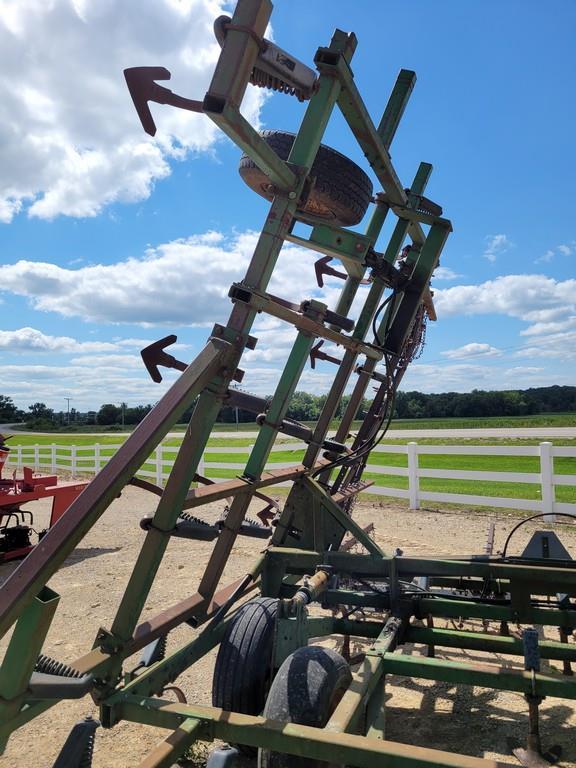 John Deere 960 30' Field Cultivator