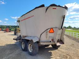 Kuhn Knight 51100 Vertical TMR Mixer