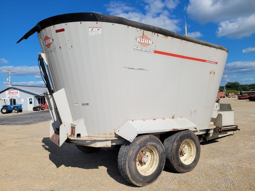 Kuhn Knight 51100 Vertical TMR Mixer