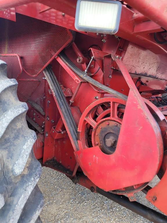 Case IH 2188 Combine