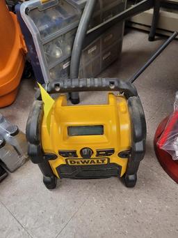 Dewalt AM/FM Radio