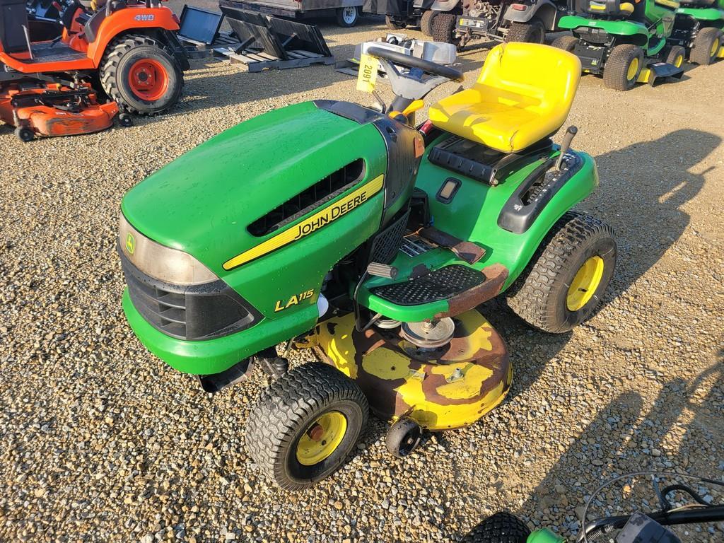 John Deere LA115 Lawn Mower