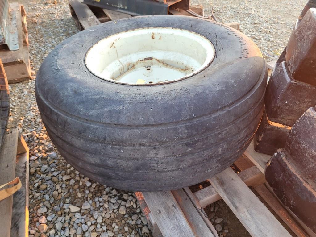 12.5L15L Tire & Rim