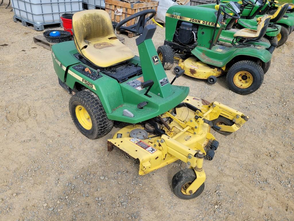 John Deere F525 Lawn Mower