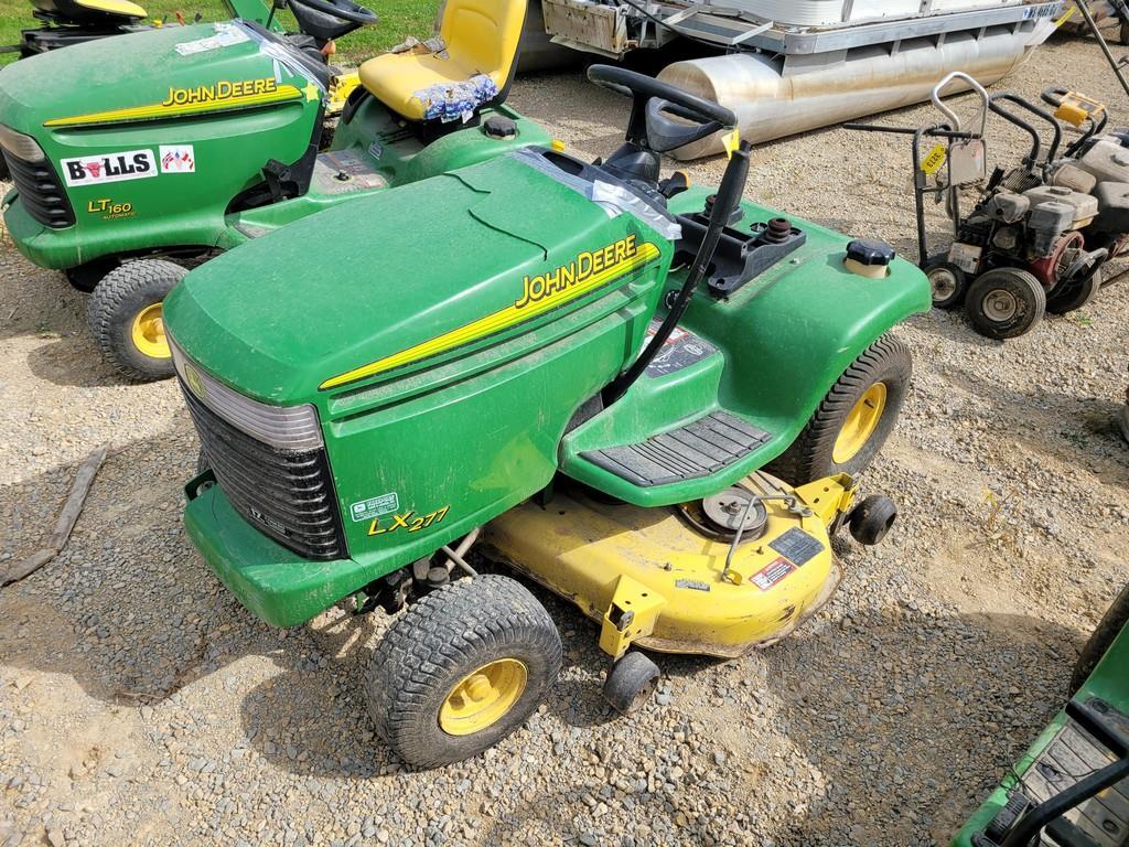 John Deere LX277 Lawn Mower