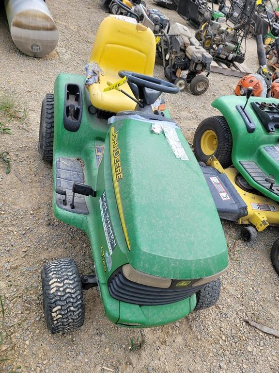 John Deere LT160 Lawn Mower