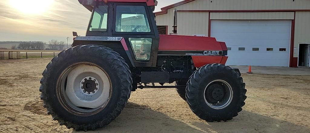 CASE IH 3594 TRACTOR