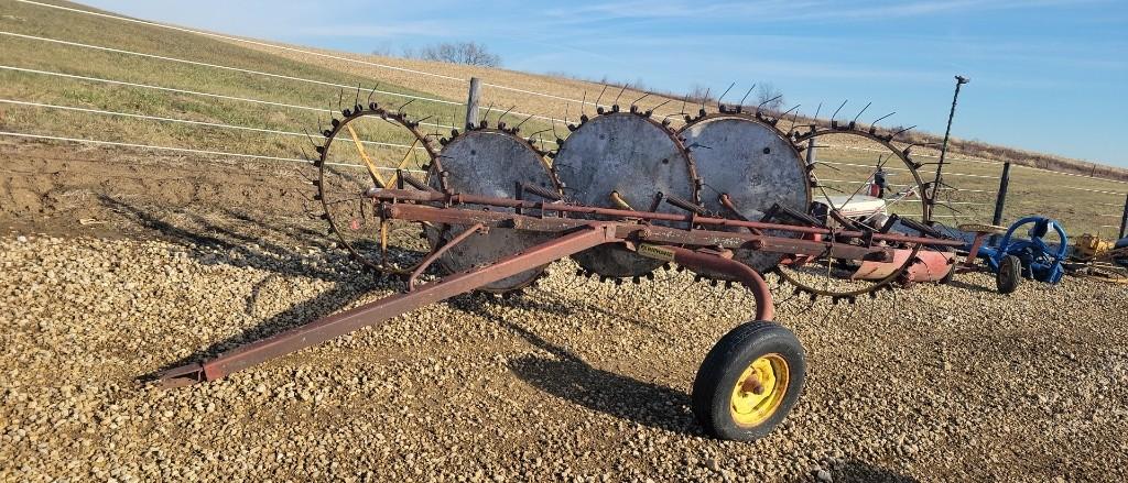 FARMHAND 5 WHEEL RAKE