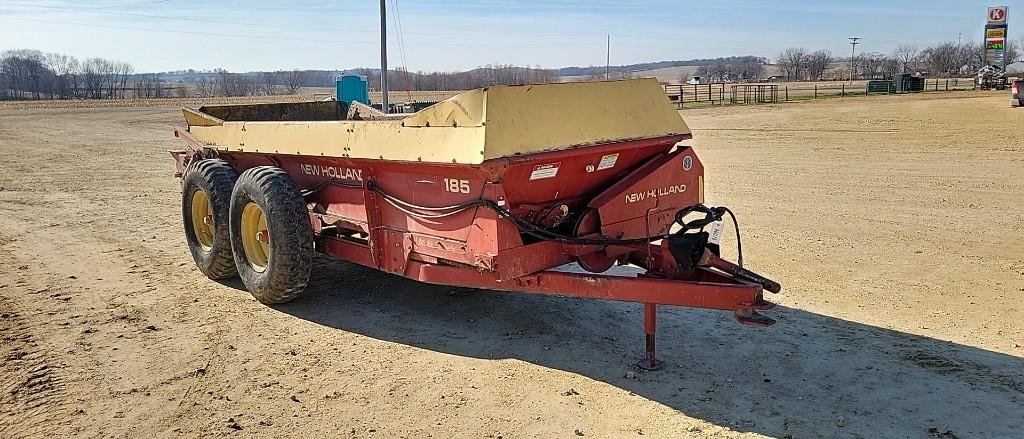 NEW HOLLAND 185 MANURE SPREADER