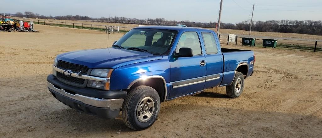 2004 CHEVY K1500 SILVERADO- GAS, 4 WD