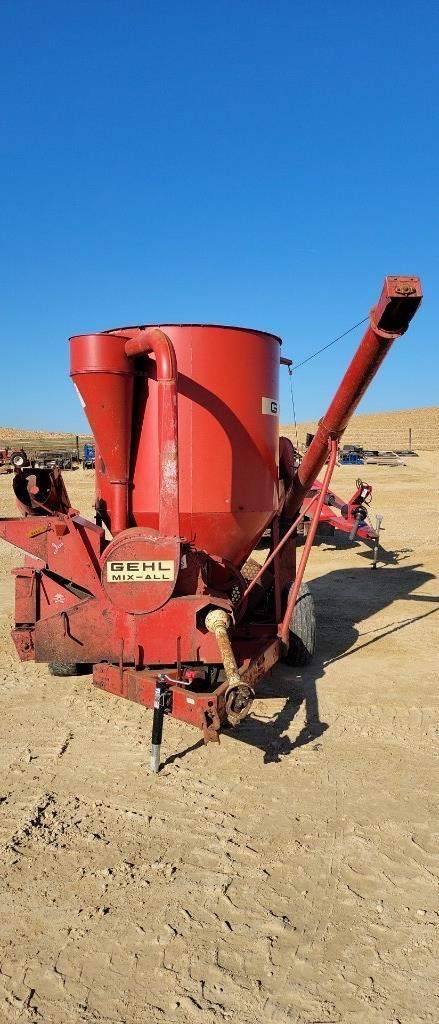 GEHL 95 MIXER MILL, SCREENS, 13' AUGER- 540 PTO