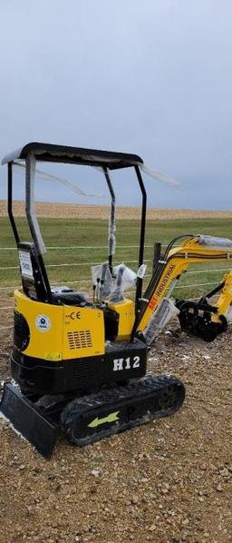 NEW AGT-YM-12 13.5 H.P. GAS MINI EXCAVATOR