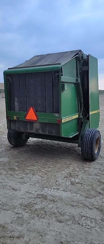 JOHN DEERE 530 ROUND BALER