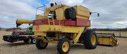 NEW HOLLAND TR86 COMBINE