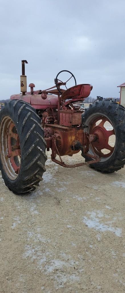 FARMALL SM TRACTOR