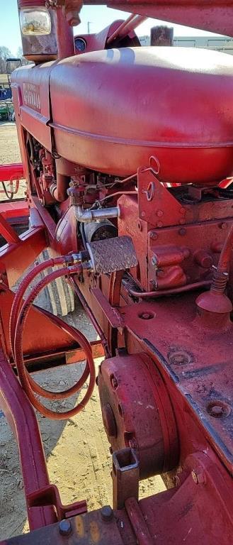 FARMALL SUPER M WITH LOADER