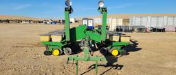 JOHN DEERE 7000 16 ROW PLANTER