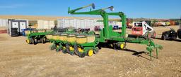 JOHN DEERE 7000 16 ROW PLANTER