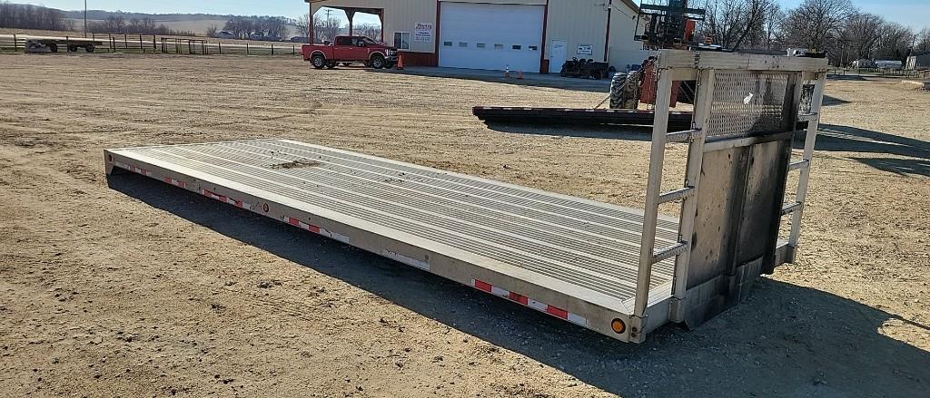 ALUMINUM FLATBED 24' 5" X 8' W/ HEADACHE RACK