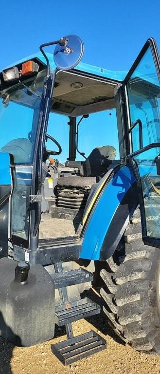 FORD NEW HOLLAND 8160 TRACTOR