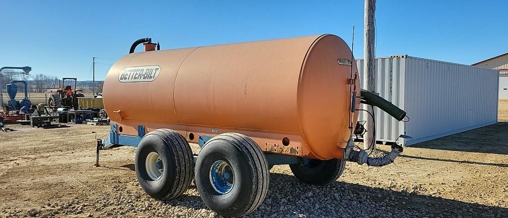 BETER BUILT 3400 GAL LIQUID SPREADER